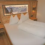 Ladis-11 By Interhome